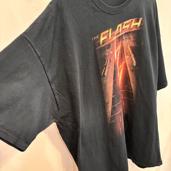 DC Comics The Flash Lighting Bolt TV Series Promo Graphic Tee T-Shirt Size L - Picture 3 of 16